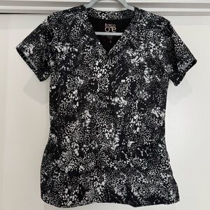 Barco one small scrub top